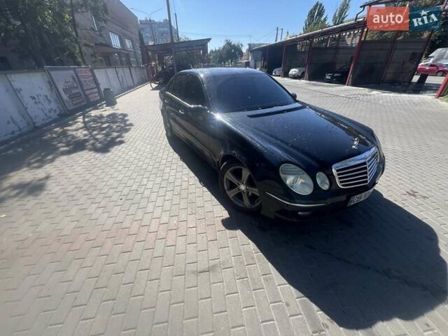 Черный Мерседес Е-Класс, объемом двигателя 2.15 л и пробегом 305 тыс. км за 6700 $, фото 5 на Automoto.ua