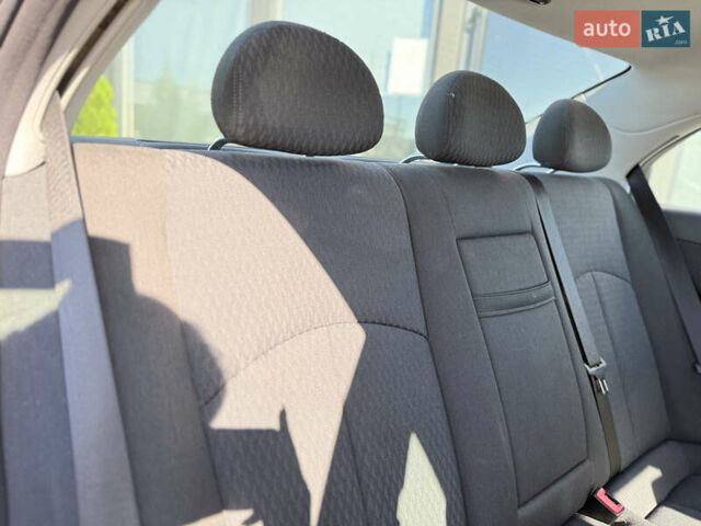 Черный Мерседес Е-Класс, объемом двигателя 1.8 л и пробегом 239 тыс. км за 6800 $, фото 22 на Automoto.ua