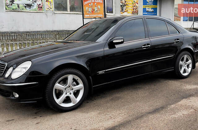 Черный Мерседес Е-Класс, объемом двигателя 2 л и пробегом 390 тыс. км за 7000 $, фото 5 на Automoto.ua