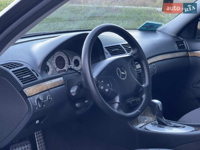 Мерседес Е-Клас 2004 у Вінниці на Automoto.ua Чорний Мерседес Е-Клас, об'ємом двигуна 3.2 л та пробігом 335 тис. км за 8500 $, фото 20 на Automoto.ua