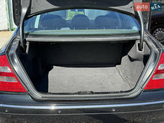 Черный Мерседес Е-Класс, объемом двигателя 1.8 л и пробегом 239 тыс. км за 6800 $, фото 14 на Automoto.ua