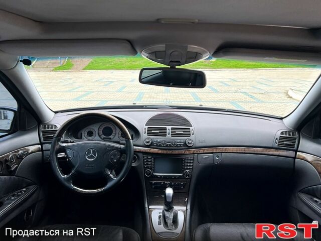 Черный Мерседес Е-Класс, объемом двигателя 3.2 л и пробегом 325 тыс. км за 6500 $, фото 8 на Automoto.ua