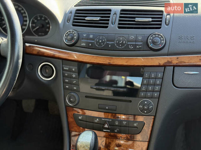 Черный Мерседес Е-Класс, объемом двигателя 1.8 л и пробегом 239 тыс. км за 6800 $, фото 20 на Automoto.ua