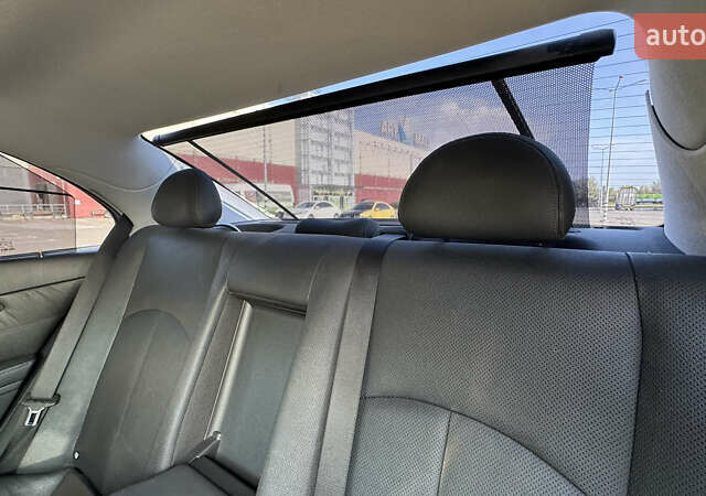 Черный Мерседес Е-Класс, объемом двигателя 5 л и пробегом 238 тыс. км за 12000 $, фото 23 на Automoto.ua