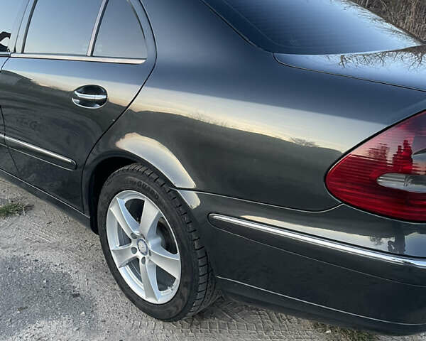 Чорний Мерседес Е-Клас, об'ємом двигуна 2.15 л та пробігом 400 тис. км за 7600 $, фото 9 на Automoto.ua