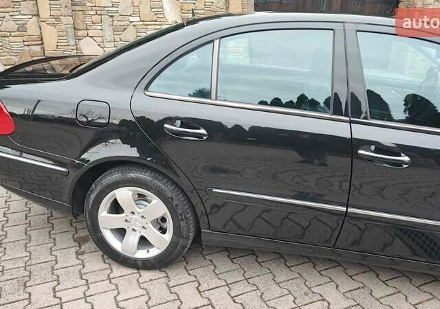 Черный Мерседес Е-Класс, объемом двигателя 1.8 л и пробегом 298 тыс. км за 8200 $, фото 32 на Automoto.ua