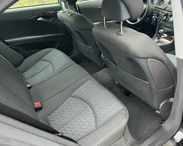 Чорний Мерседес Е-Клас, об'ємом двигуна 1.8 л та пробігом 298 тис. км за 7500 $, фото 24 на Automoto.ua