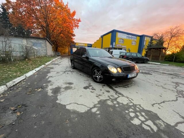 Чорний Мерседес Е-Клас, об'ємом двигуна 2.2 л та пробігом 300 тис. км за 3100 $, фото 1 на Automoto.ua