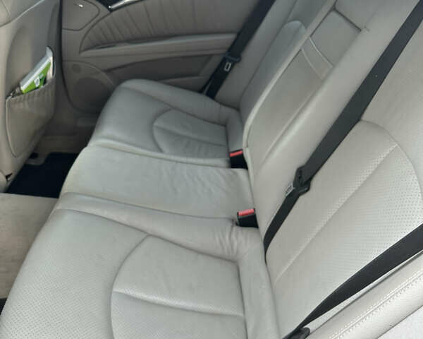 Чорний Мерседес Е-Клас, об'ємом двигуна 2.2 л та пробігом 290 тис. км за 7000 $, фото 5 на Automoto.ua