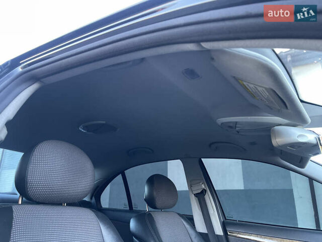 Мерседес Е-Клас 2004 у Вінниці на Automoto.ua Чорний Мерседес Е-Клас, об'ємом двигуна 3.2 л та пробігом 335 тис. км за 8500 $, фото 18 на Automoto.ua