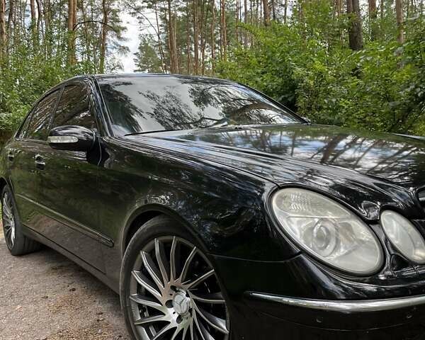 Черный Мерседес Е-Класс, объемом двигателя 3.2 л и пробегом 390 тыс. км за 7500 $, фото 5 на Automoto.ua