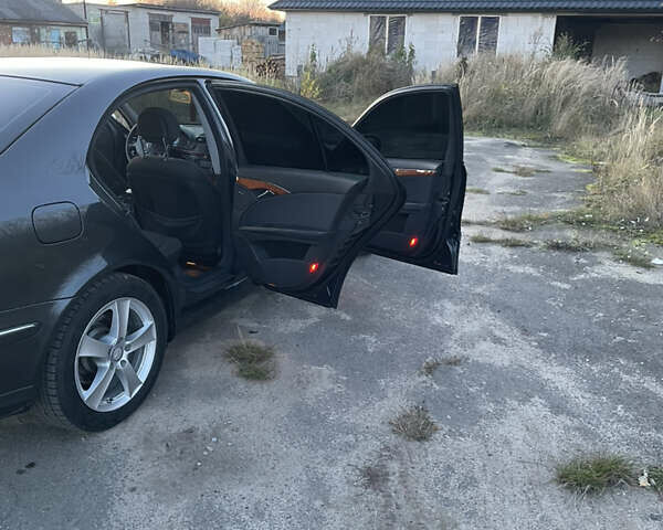 Чорний Мерседес Е-Клас, об'ємом двигуна 2.15 л та пробігом 400 тис. км за 7600 $, фото 33 на Automoto.ua