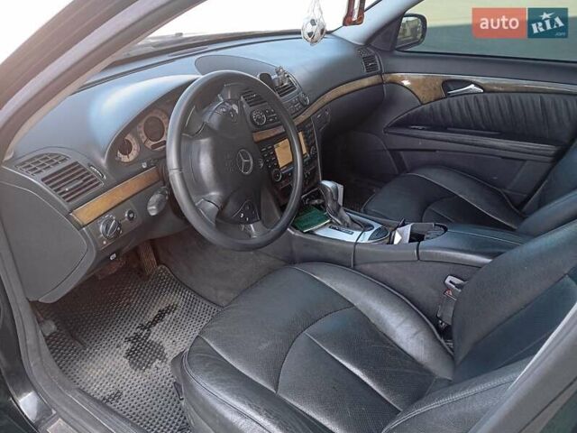 Чорний Мерседес Е-Клас, об'ємом двигуна 2.2 л та пробігом 372 тис. км за 6500 $, фото 25 на Automoto.ua