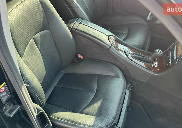Черный Мерседес Е-Класс, объемом двигателя 5 л и пробегом 238 тыс. км за 12000 $, фото 13 на Automoto.ua