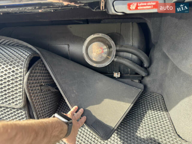 Черный Мерседес Е-Класс, объемом двигателя 4.97 л и пробегом 360 тыс. км за 10000 $, фото 33 на Automoto.ua