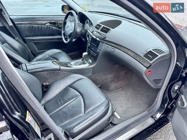 Черный Мерседес Е-Класс, объемом двигателя 3.2 л и пробегом 280 тыс. км за 5900 $, фото 15 на Automoto.ua