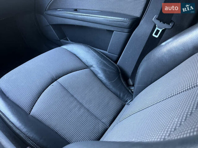 Черный Мерседес Е-Класс, объемом двигателя 1.8 л и пробегом 271 тыс. км за 6600 $, фото 19 на Automoto.ua