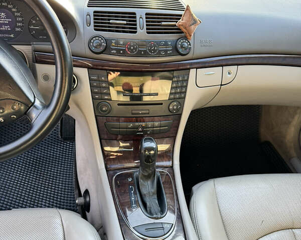 Чорний Мерседес Е-Клас, об'ємом двигуна 1.8 л та пробігом 330 тис. км за 6550 $, фото 16 на Automoto.ua