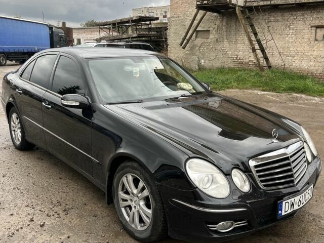 Чорний Мерседес Е-Клас, об'ємом двигуна 3.2 л та пробігом 240 тис. км за 3999 $, фото 3 на Automoto.ua