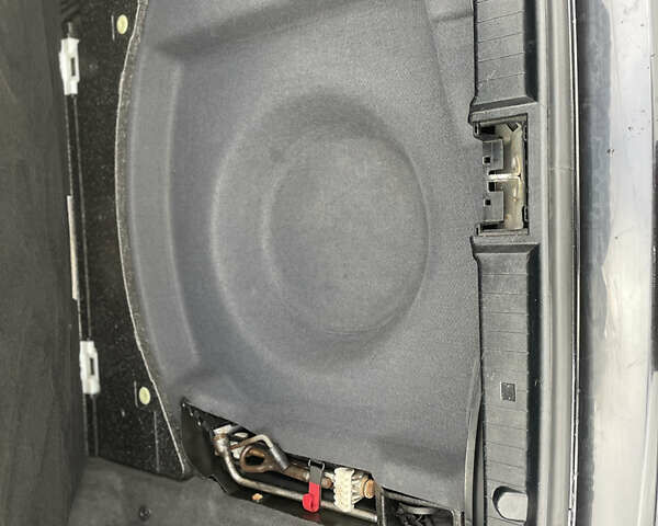 Чорний Мерседес Е-Клас, об'ємом двигуна 2.69 л та пробігом 270 тис. км за 7800 $, фото 30 на Automoto.ua