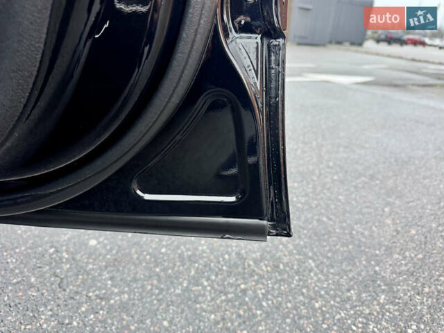 Черный Мерседес Е-Класс, объемом двигателя 3.2 л и пробегом 280 тыс. км за 5900 $, фото 17 на Automoto.ua