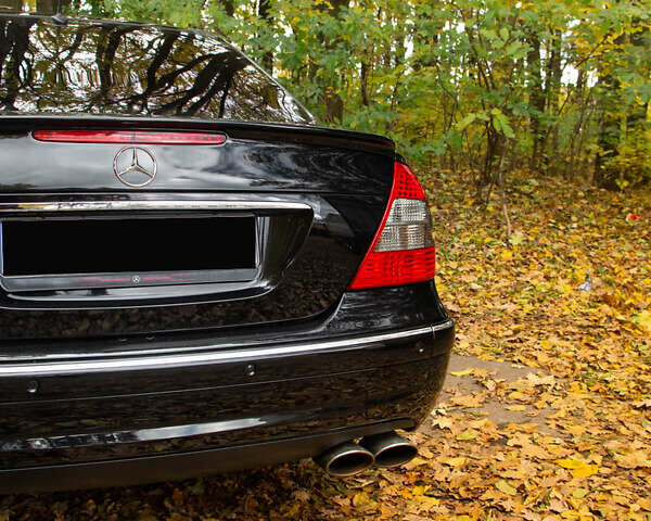 Чорний Мерседес Е-Клас, об'ємом двигуна 5 л та пробігом 202 тис. км за 15000 $, фото 7 на Automoto.ua