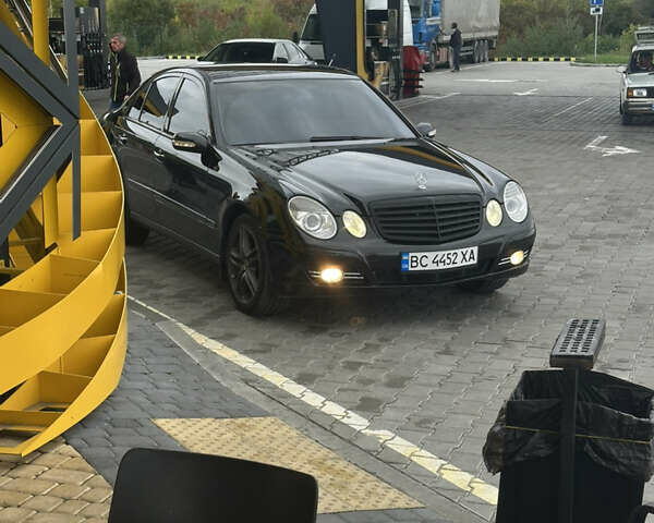 Черный Мерседес Е-Класс, объемом двигателя 2.15 л и пробегом 450 тыс. км за 7800 $, фото 5 на Automoto.ua