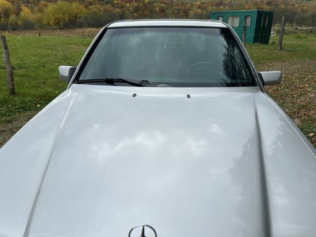 Черный Мерседес Е-Класс, объемом двигателя 3.2 л и пробегом 375 тыс. км за 1850 $, фото 13 на Automoto.ua