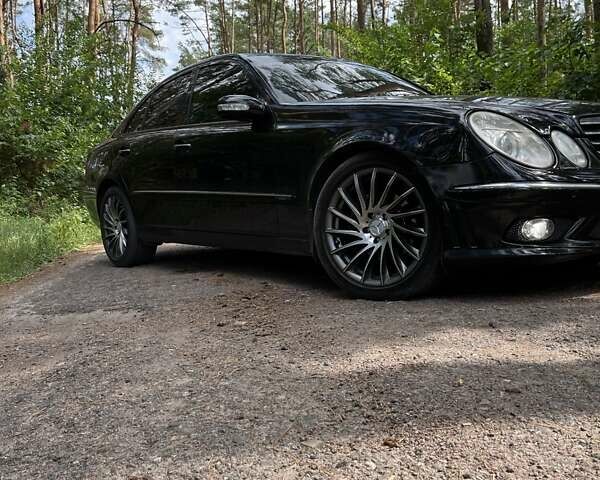 Черный Мерседес Е-Класс, объемом двигателя 3.2 л и пробегом 390 тыс. км за 7500 $, фото 1 на Automoto.ua