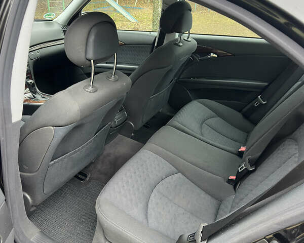 Чорний Мерседес Е-Клас, об'ємом двигуна 1.8 л та пробігом 298 тис. км за 7500 $, фото 15 на Automoto.ua