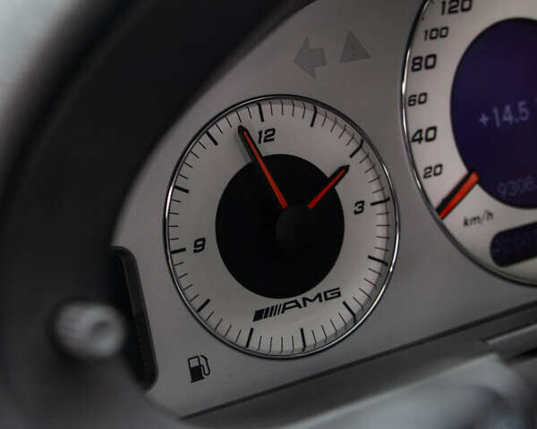 Чорний Мерседес Е-Клас, об'ємом двигуна 5 л та пробігом 202 тис. км за 15000 $, фото 25 на Automoto.ua