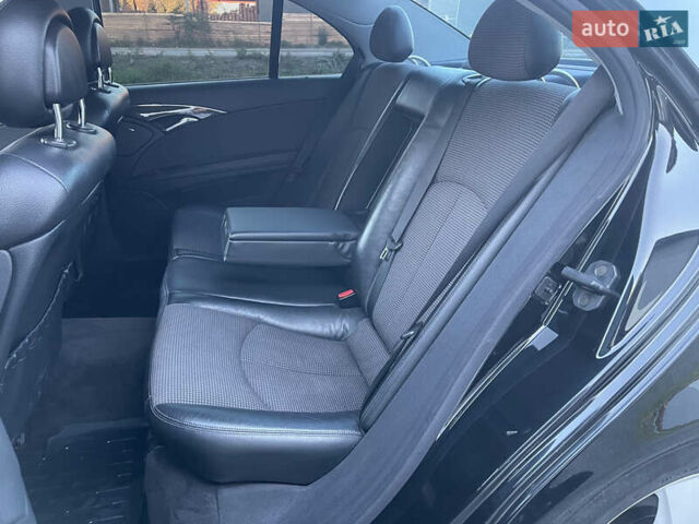 Мерседес Е-Клас 2004 у Вінниці на Automoto.ua Чорний Мерседес Е-Клас, об'ємом двигуна 3.2 л та пробігом 335 тис. км за 8500 $, фото 13 на Automoto.ua