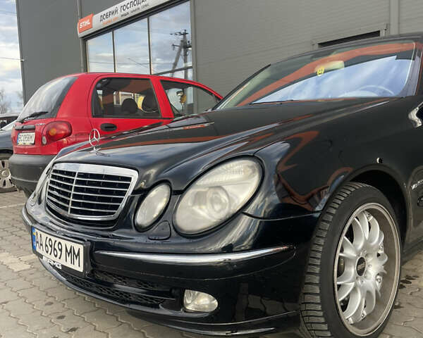 Черный Мерседес Е-Класс, объемом двигателя 4.97 л и пробегом 340 тыс. км за 4500 $, фото 13 на Automoto.ua