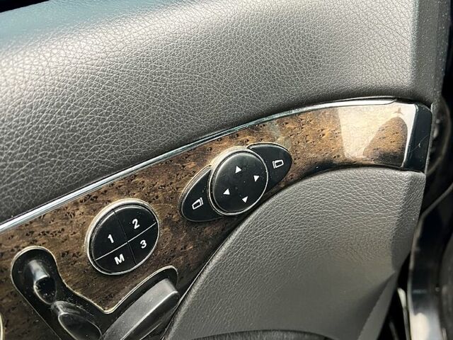 Черный Мерседес Е-Класс, объемом двигателя 3.2 л и пробегом 325 тыс. км за 6500 $, фото 12 на Automoto.ua