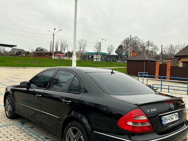 Черный Мерседес Е-Класс, объемом двигателя 3.2 л и пробегом 325 тыс. км за 6500 $, фото 3 на Automoto.ua