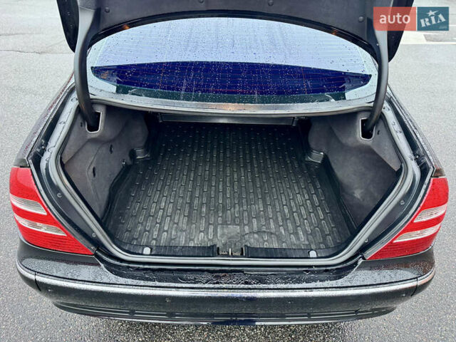 Черный Мерседес Е-Класс, объемом двигателя 3.2 л и пробегом 280 тыс. км за 5900 $, фото 14 на Automoto.ua