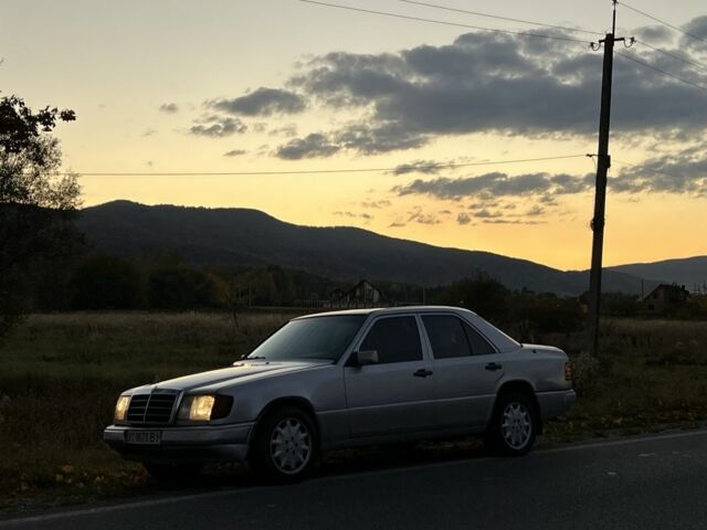 Черный Мерседес Е-Класс, объемом двигателя 3.2 л и пробегом 375 тыс. км за 1850 $, фото 2 на Automoto.ua