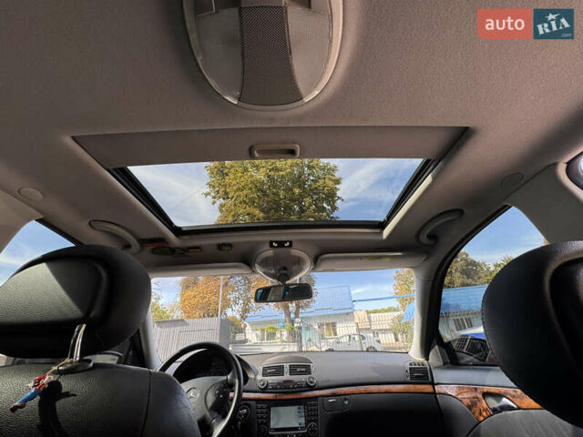 Черный Мерседес Е-Класс, объемом двигателя 4.97 л и пробегом 360 тыс. км за 10000 $, фото 30 на Automoto.ua