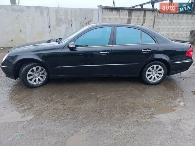 Черный Мерседес Е-Класс, объемом двигателя 3.2 л и пробегом 333 тыс. км за 6500 $, фото 3 на Automoto.ua
