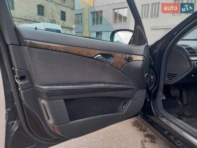Чорний Мерседес Е-Клас, об'ємом двигуна 2.7 л та пробігом 318 тис. км за 6350 $, фото 22 на Automoto.ua