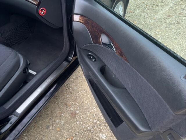 Черный Мерседес Е-Класс, объемом двигателя 1.8 л и пробегом 268 тыс. км за 7700 $, фото 9 на Automoto.ua