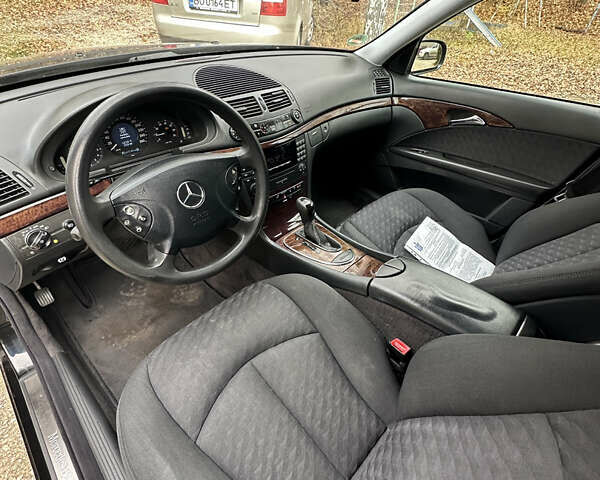 Черный Мерседес Е-Класс, объемом двигателя 1.8 л и пробегом 267 тыс. км за 6950 $, фото 21 на Automoto.ua