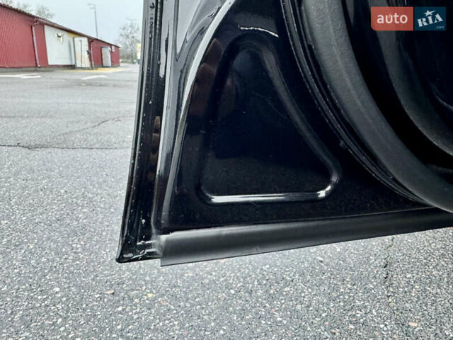 Черный Мерседес Е-Класс, объемом двигателя 3.2 л и пробегом 280 тыс. км за 5900 $, фото 18 на Automoto.ua