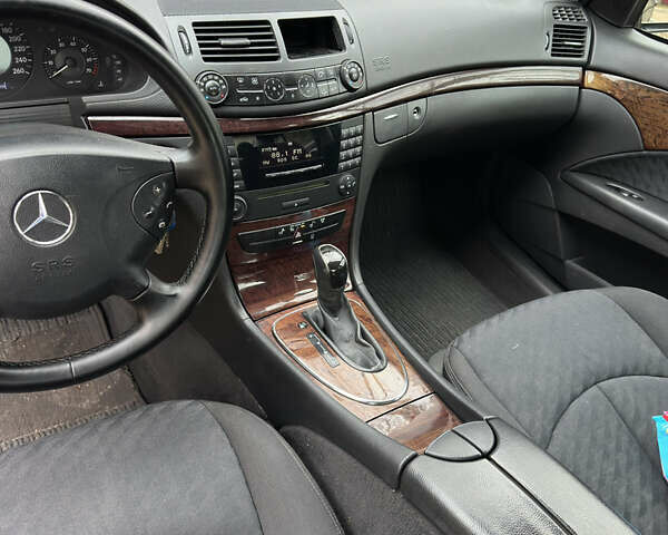 Чорний Мерседес Е-Клас, об'ємом двигуна 1.8 л та пробігом 298 тис. км за 7500 $, фото 18 на Automoto.ua