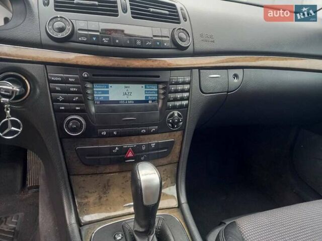 Чорний Мерседес Е-Клас, об'ємом двигуна 2.7 л та пробігом 318 тис. км за 6350 $, фото 26 на Automoto.ua