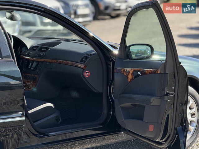 Черный Мерседес Е-Класс, объемом двигателя 1.8 л и пробегом 239 тыс. км за 6800 $, фото 27 на Automoto.ua