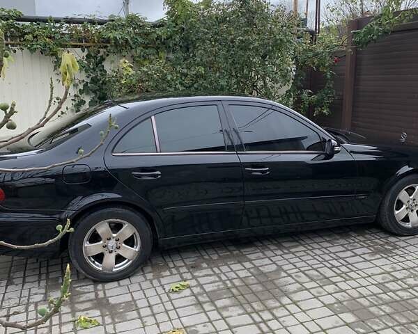 Черный Мерседес Е-Класс, объемом двигателя 2.15 л и пробегом 258 тыс. км за 5900 $, фото 7 на Automoto.ua