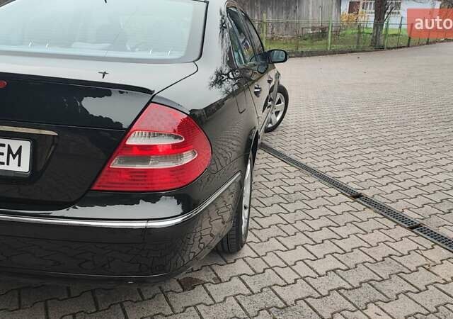 Черный Мерседес Е-Класс, объемом двигателя 1.8 л и пробегом 298 тыс. км за 8200 $, фото 36 на Automoto.ua