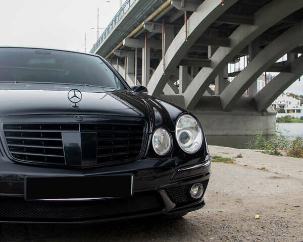 Чорний Мерседес Е-Клас, об'ємом двигуна 5 л та пробігом 202 тис. км за 15000 $, фото 31 на Automoto.ua