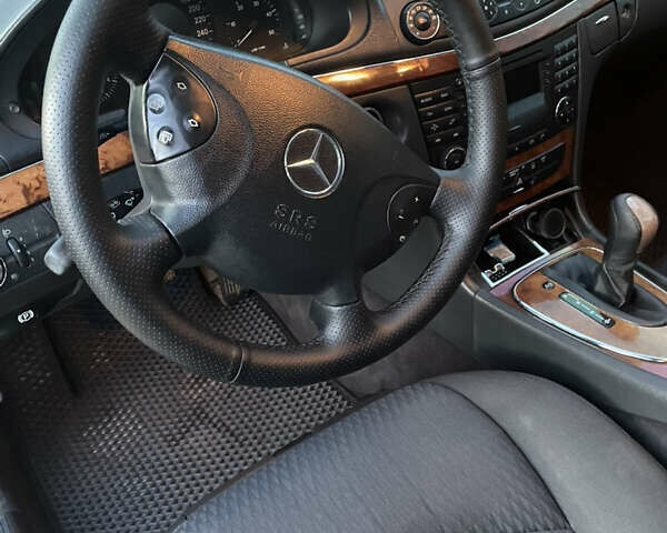 Чорний Мерседес Е-Клас, об'ємом двигуна 2.15 л та пробігом 400 тис. км за 7600 $, фото 20 на Automoto.ua